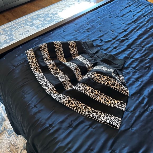 Adorable Black & White Skirt - Picture 6 of 8